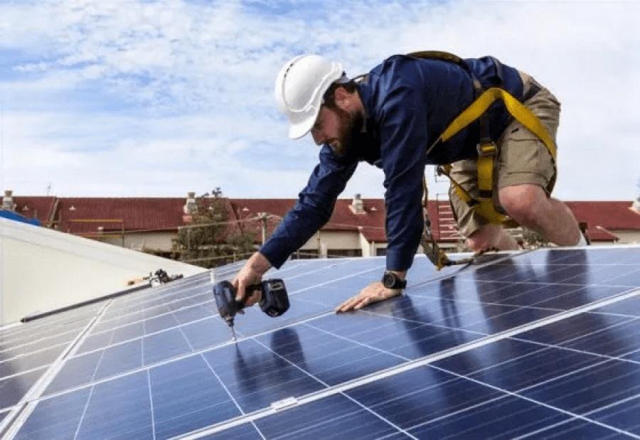 Dyneff consolide sa branche 