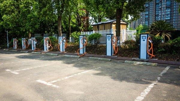 Collectivit&eacute;s Bornes de rechargement - Dyneff