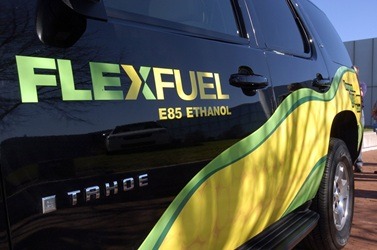 V&eacute;hicule Flexfuel - Dyneff